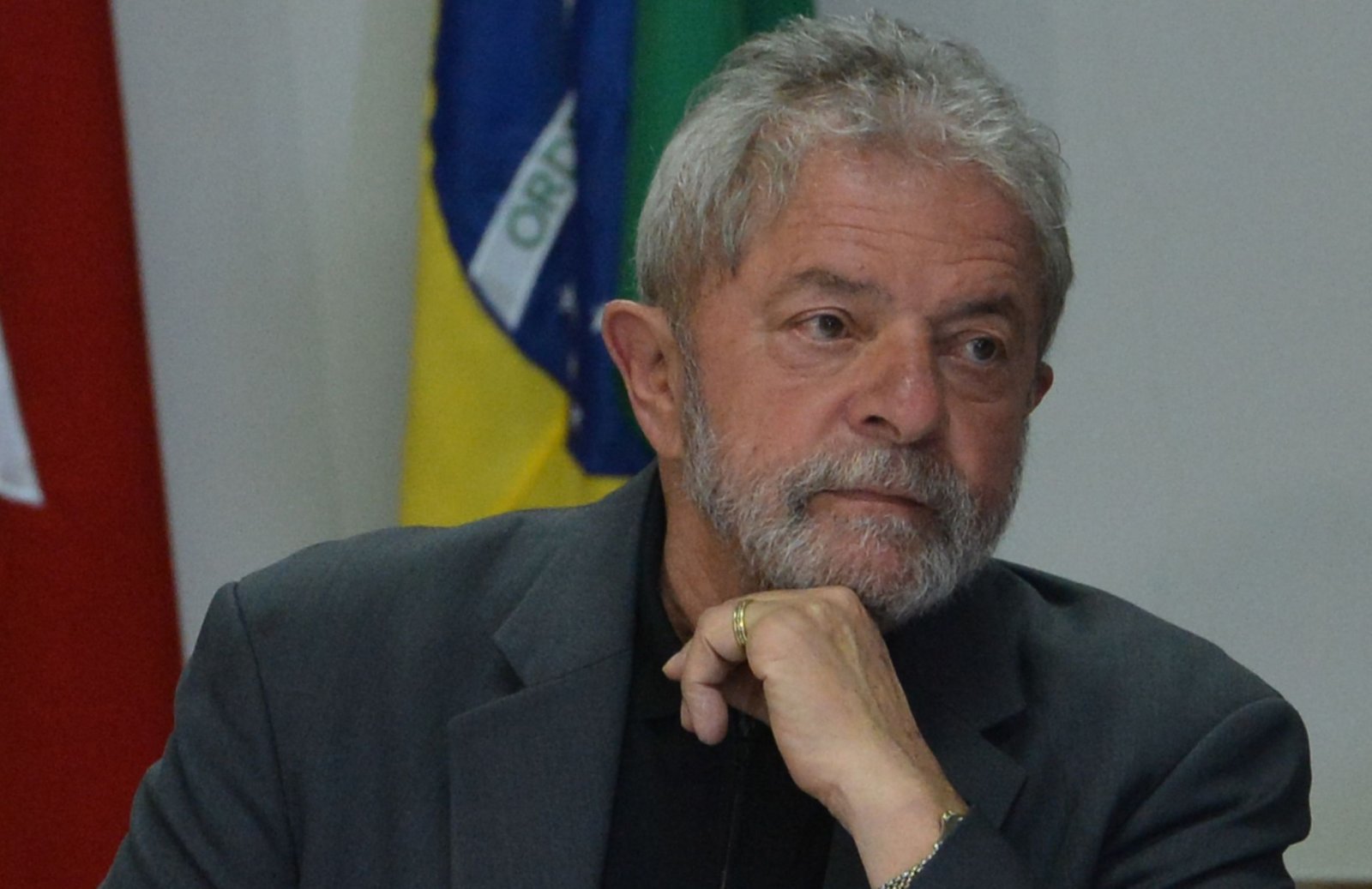 Lula venceria 1º turno em os todos cenários apontados por pequisa CNT/MDA