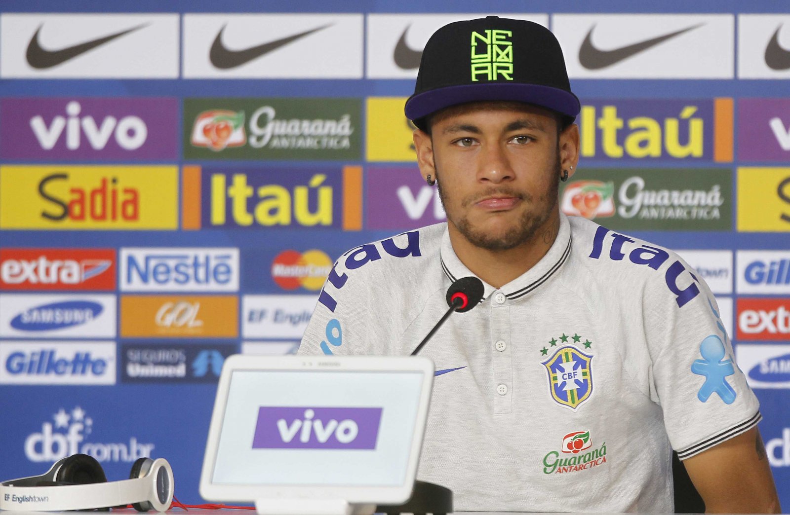 Neymar sofre chantagem de R$ 50 mil após briga em festa