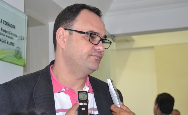 'Se as eleições fossem hoje nenhum vereador seria reeleito', diz presidente da Câmara de Feira