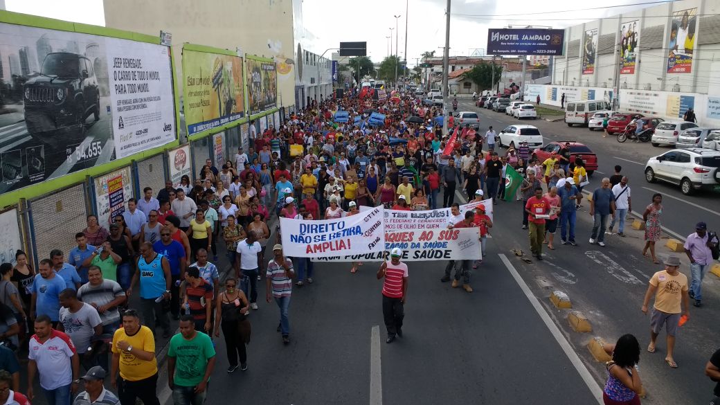 Dia de Greve Geral é marcado por bloqueio de BR e manifestações de trabalhadores no centro da cidade