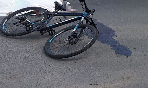 Ciclista morre ao ser atropelada por Ã´nibus na Avenida Fraga Maia