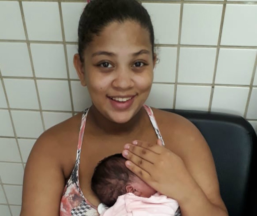 BebÃª de 17 dias sequestrado em Salvador Ã© devolvido Ã  mÃ£e depois de ligaÃ§Ã£o anÃ´nima