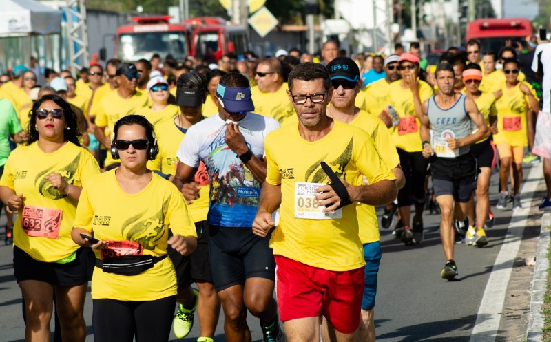 Mais de 300 atletas participam da Corrida do Fogo em Feira de Santana