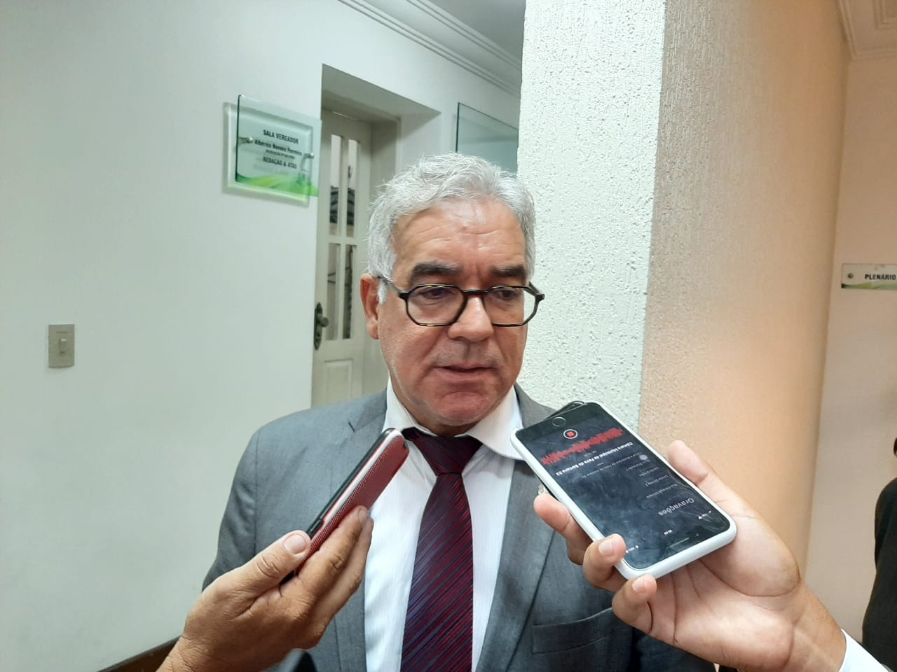 Na Câmara de Vereadores, Zé Neto diz que vai mover seis ações contra fake news