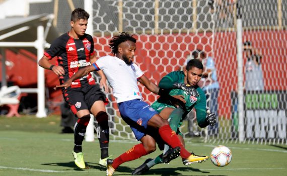 Bahia bate rival Vitória e amplia liderança no Campeonato Baiano