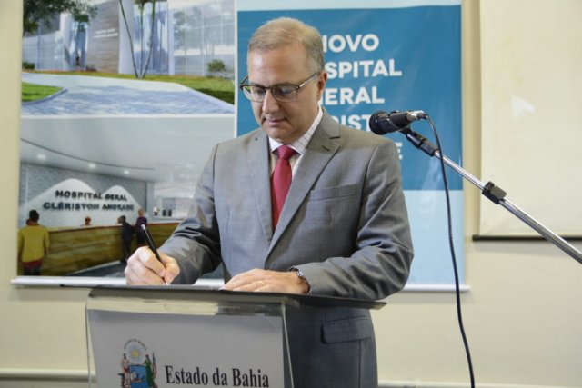 Foto: Ed Santos/Acorda Cidade | Secretário estadual da Saúde, Fábio Vilas-Boas