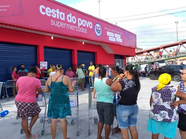 Estado assina contrato com Cesta do Povo para a entrega do vale-alimentação estudantil a partir de segunda-feira (20)