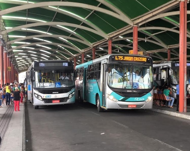 Terminais de transbordo e ônibus em Feira de Santana funcionam em horários especiais nestes feriados antecipados