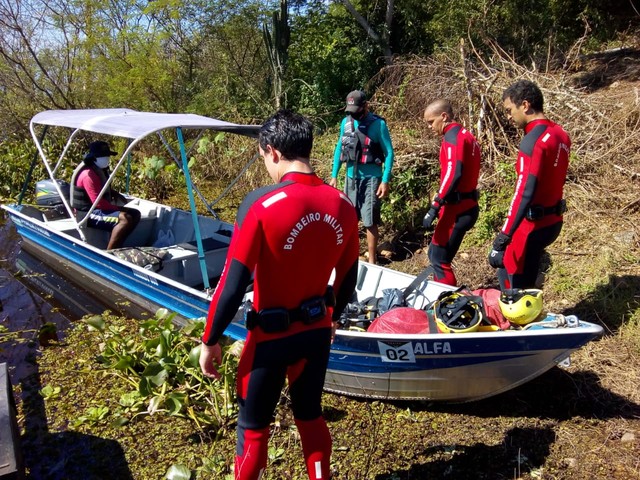 Corpos de três crianças que sumiram após embarcação virar no Rio Paraguaçu são encontrados