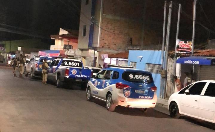 Operação no bairro Queimadinha tem policial baleado, suspeito de tráfico preso e outro morto em troca de tiros