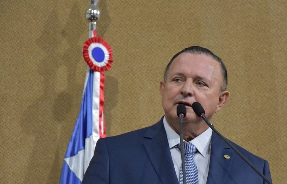 Adolfo Menezes (PSD) é eleito novo presidente da Alba com 60 votos