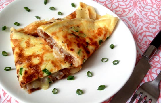 Inove na cozinha: aprenda a receita de omelete de pão