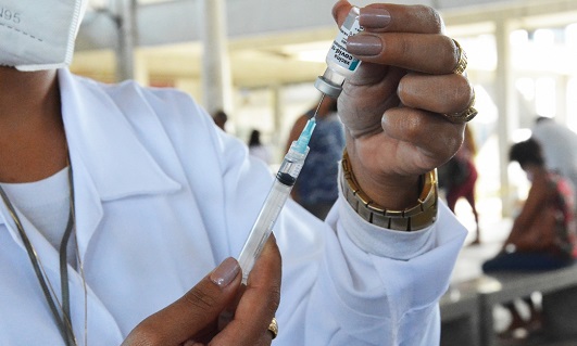 Vacinação de primeira dose nesta segunda na UniFTC e UBSs