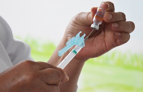 Vacina contra Covid-19 concentrada em unidades de saúde nesta quarta