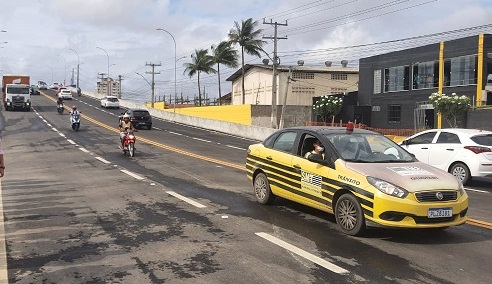 Viaduto da Fraga Maia é liberado para o tráfego de veículos; prefeito pretende fazer viadutos no Sobradinho e Feira IX