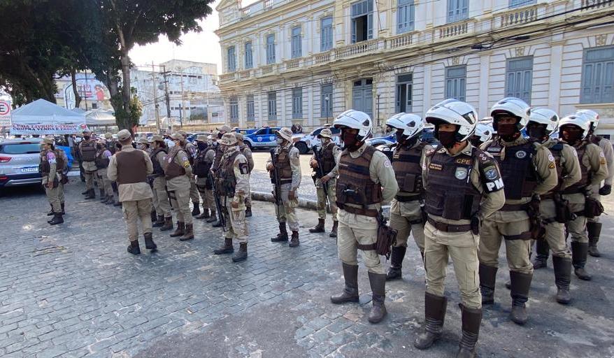 240 policiais participam de operação contra a criminalidade em Feira e região