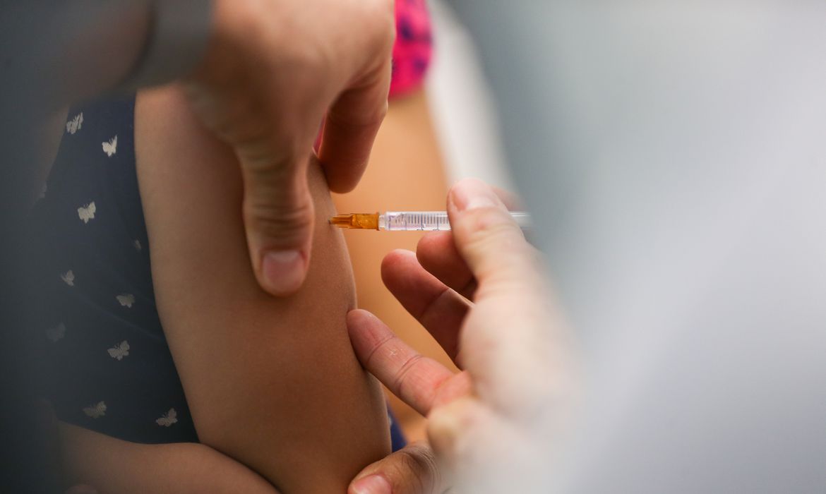 Vacinação infantil contra covid-19 deve acontecer a partir de segunda-feira (17), em Feira de Santana