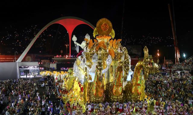 Rio e São Paulo adiam desfile de carnaval para feriado de Tiradentes