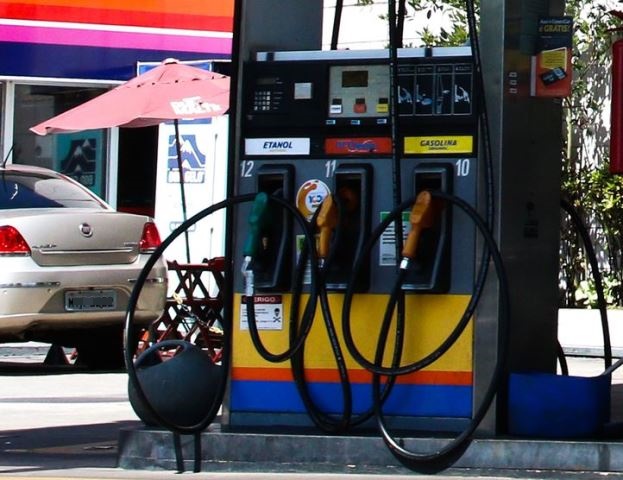 Refinaria de Mataripe anuncia terceiro aumento no valor do combustível em menos de um mês na BA