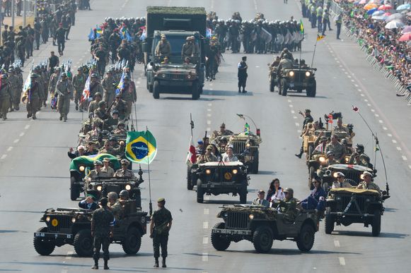 Desfile da Independência reuniu 25 mil pessoas em Brasília