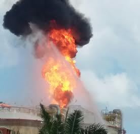 Tanque pega fogo em Madre de Deus e moradores são evacuados