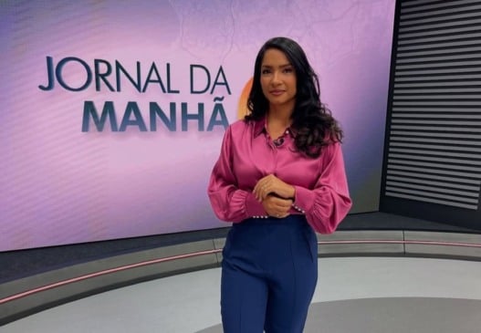 Apresentadora da Rede Bahia, Camila Oliveira, alerta população após diagnóstico na mama