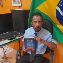 Escritor feirense participa da Flifs 2025 com obra sobre superação após acidente