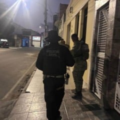 Dois suspeitos foram presos por envolvimento com crimes de roubo e tráfico em Itaberaba