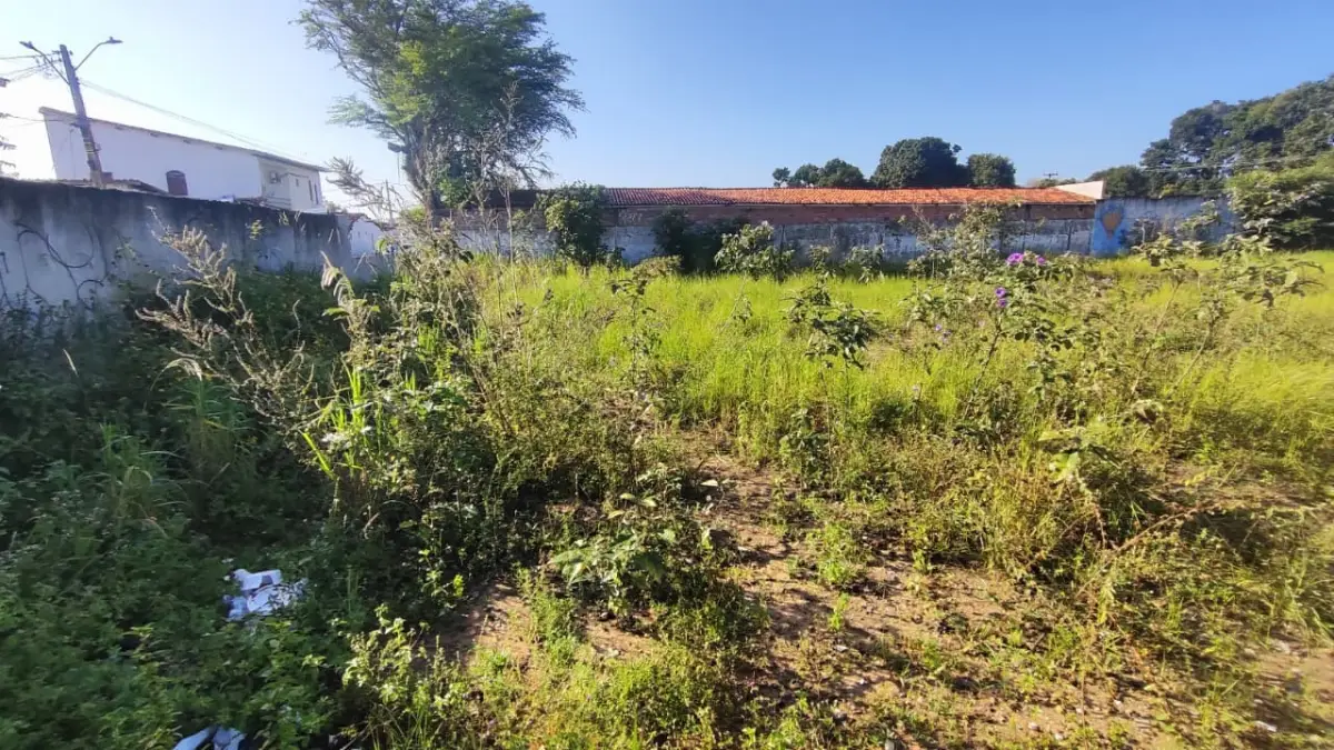 quadra abandonada no Jomafa