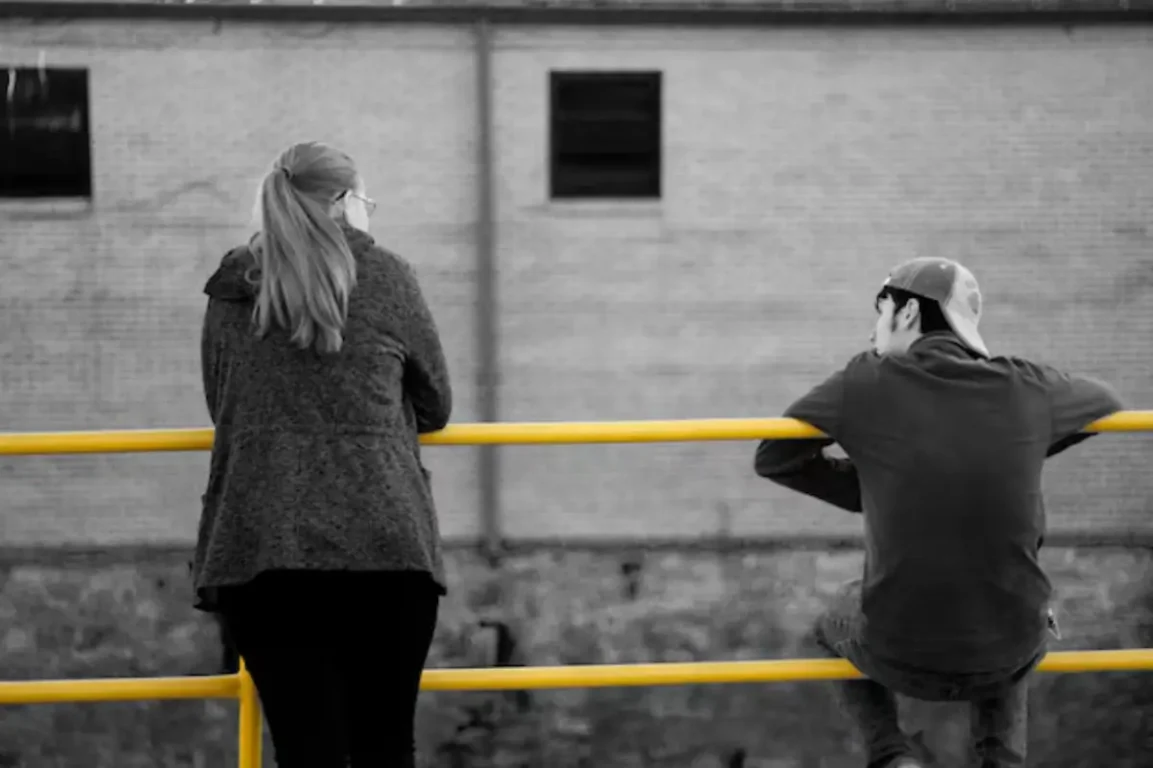 Setembro Amarelo: como identificar sinais de alerta para quem está em sofrimento emocional?